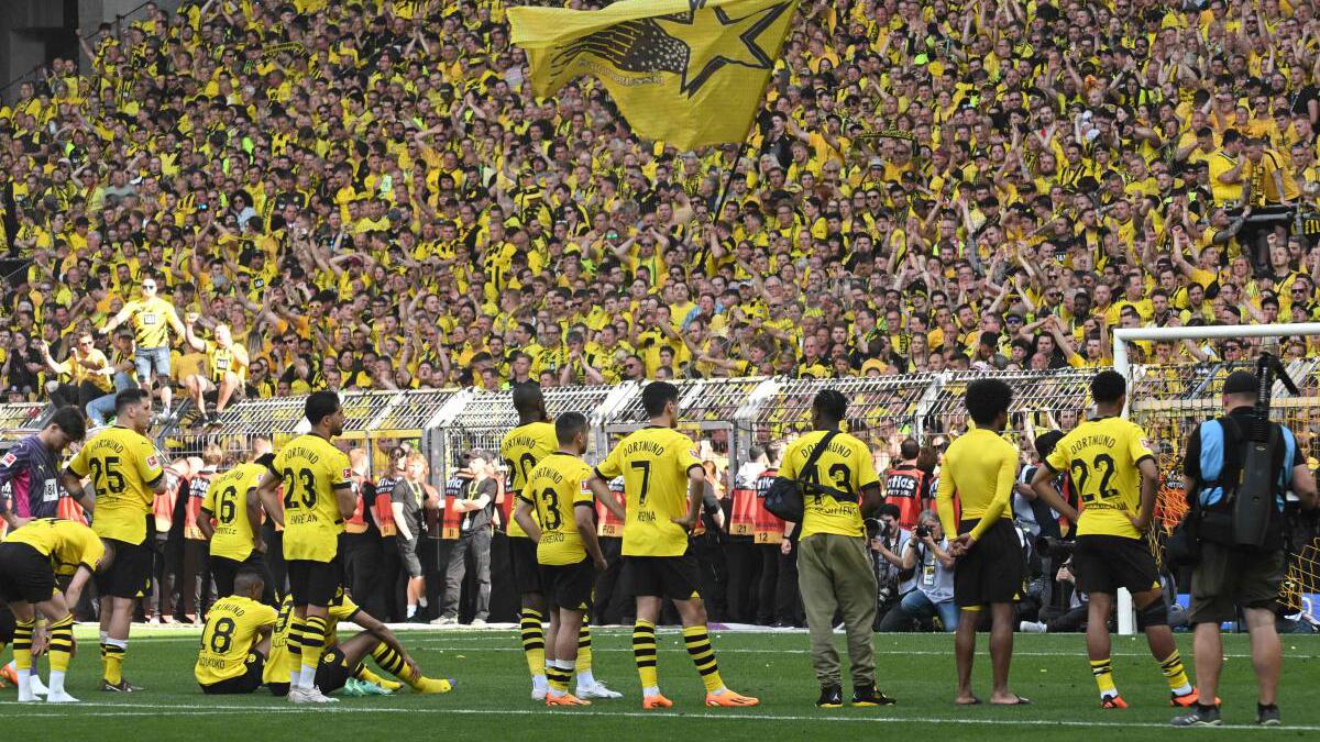 Dortmund’s players, fans stunned after falling short in German title race