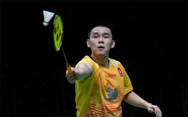 Kunlavut Vitidsarn to play Lee Cheuk Yiu in 2023 Thailand Open final. (photo: Shi Tang/Getty Images)