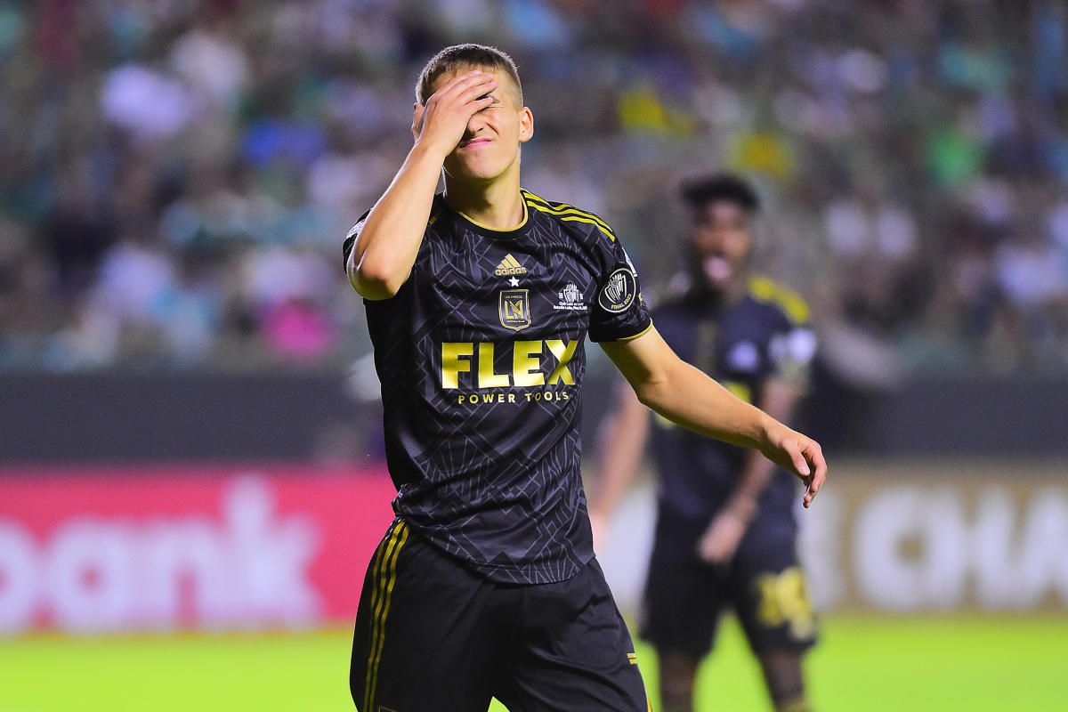 Late goal not enough as LAFC falls 2-1 to León in first leg
