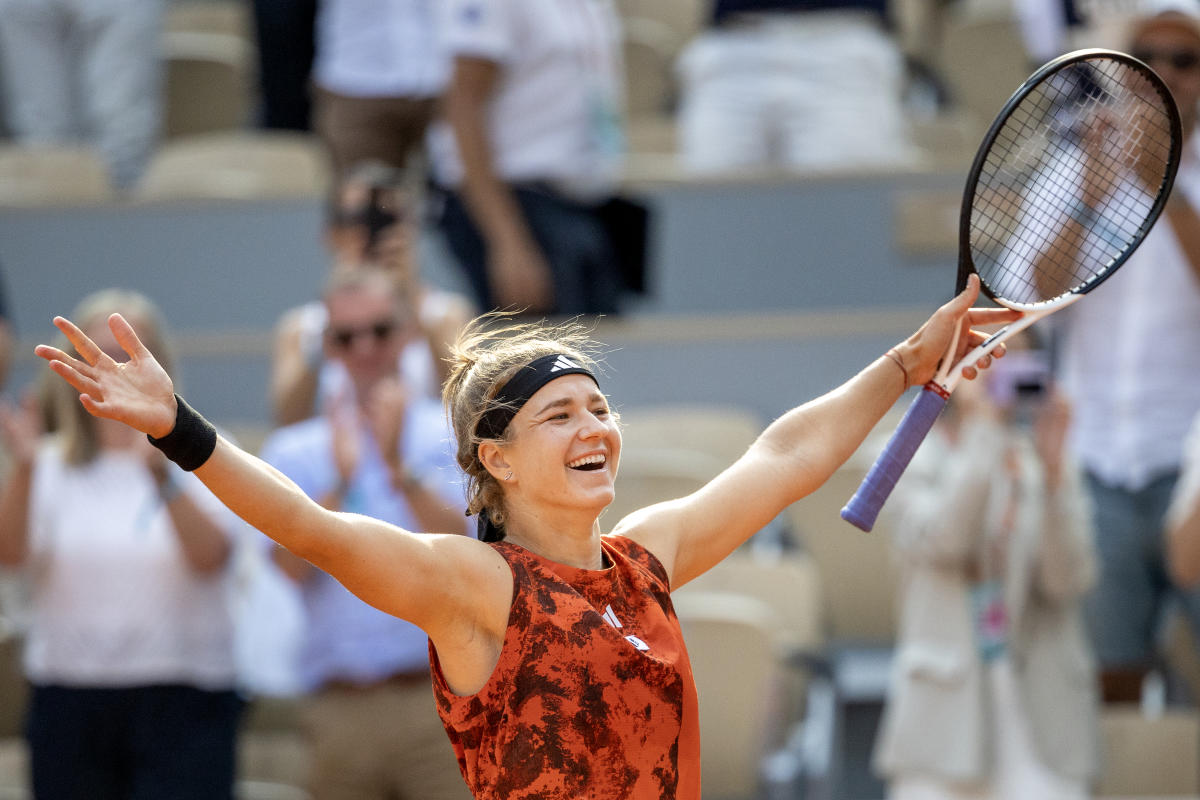 World No. 43 Karolina Muchova in 1st Grand Slam final after thrilling upset of Aryna Sabalenka