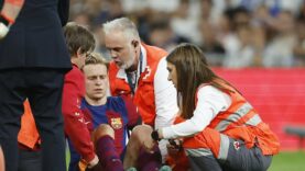 Barcelona’s De Jong to miss end of season with ankle
